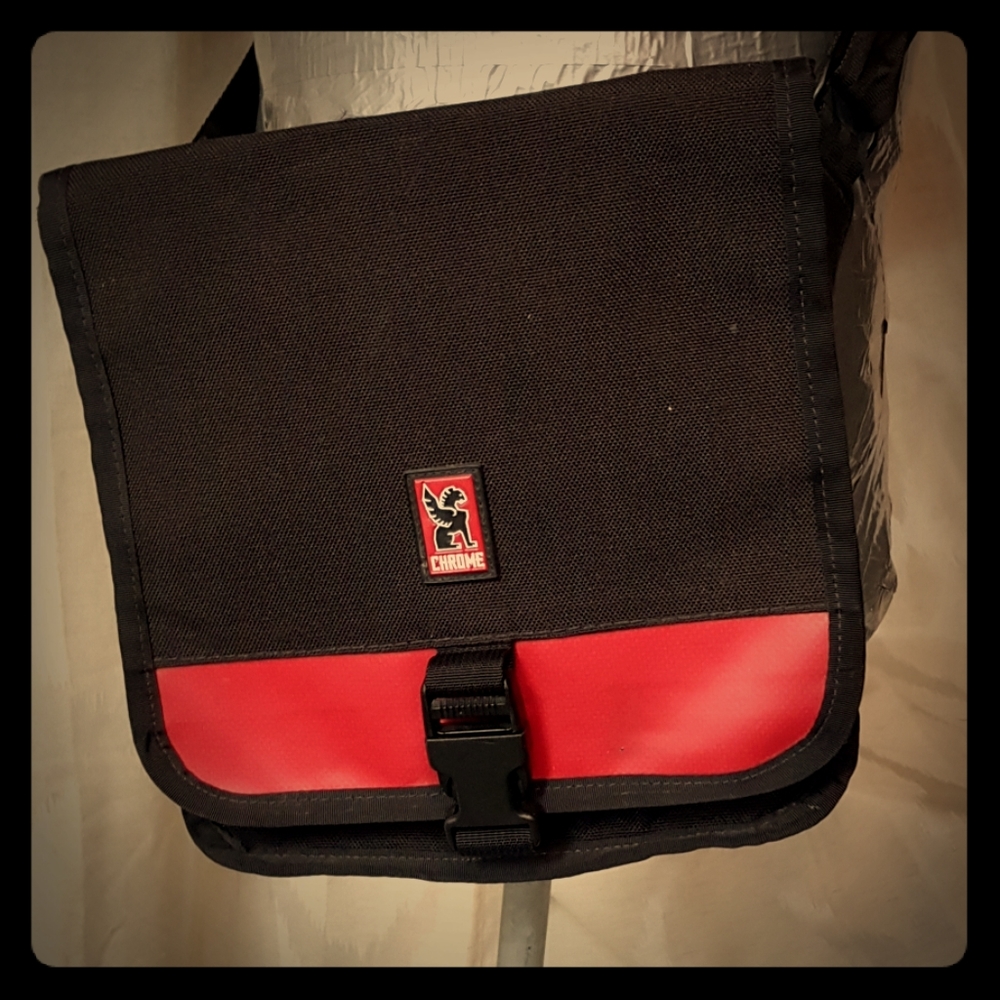 Chrome sidebag